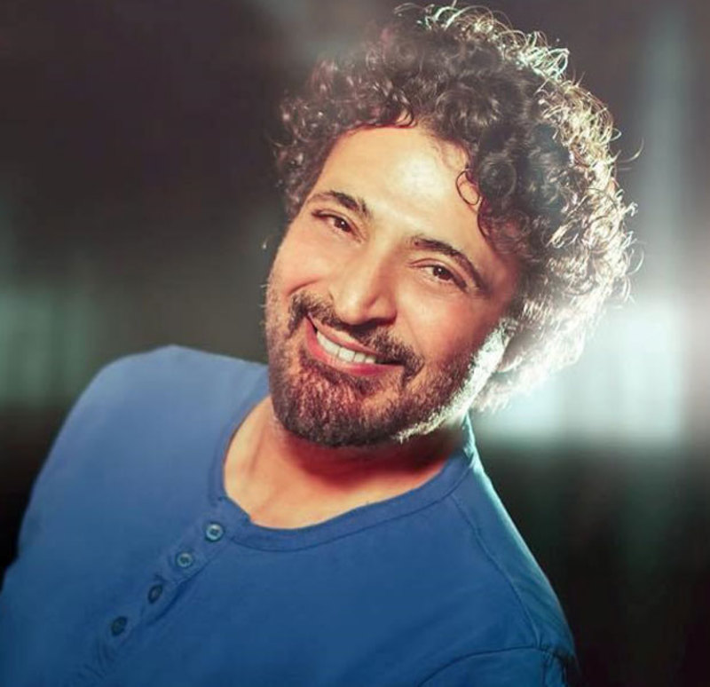 فيديو حميد الشاعري بإطلالة صادمة أثناء تجوله في السوبر ماركت!